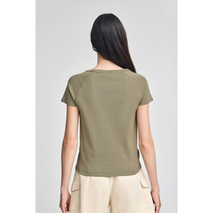 Camiseta verde Hesperia con monograma bordado
