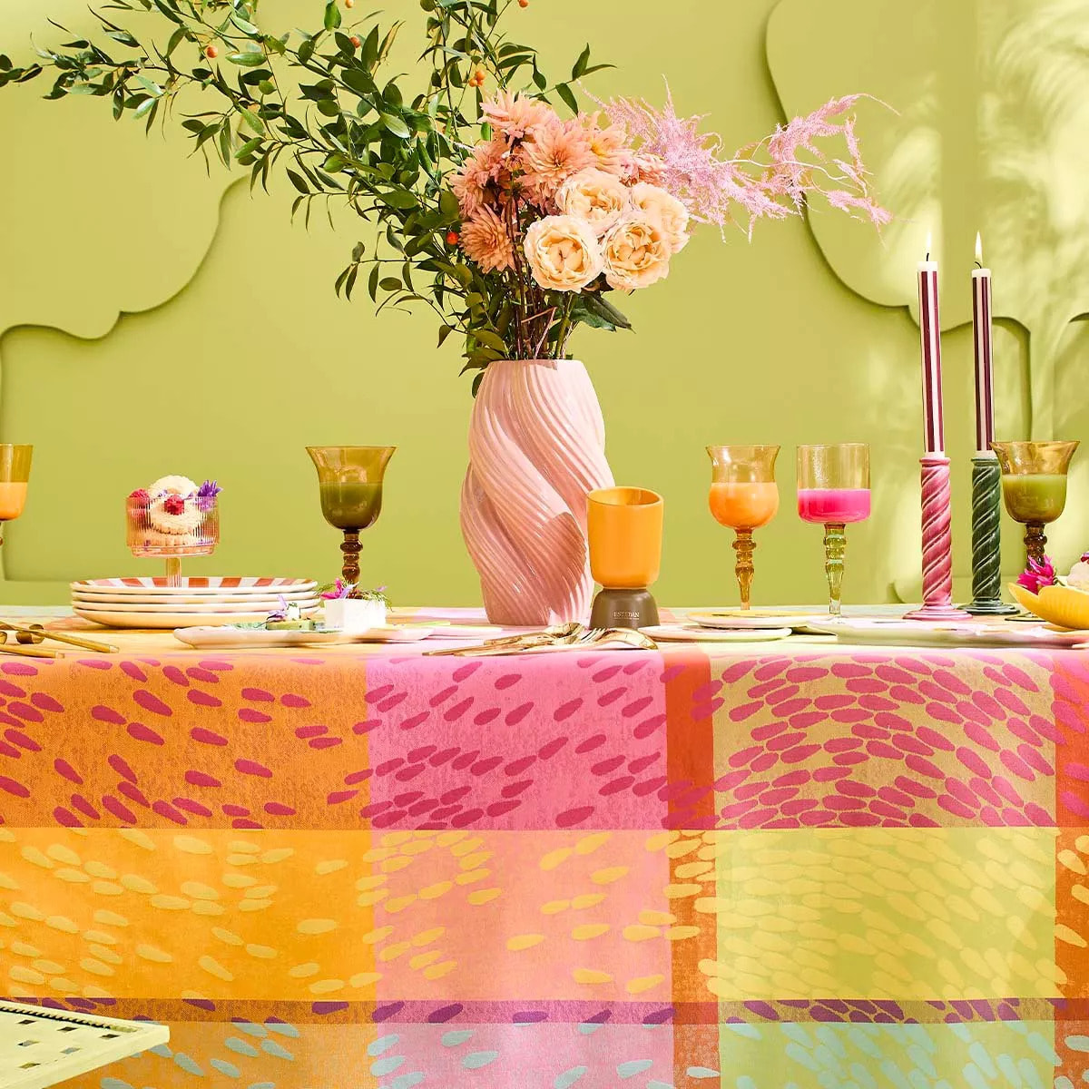 Nappe pur coton 220 g/m² motif jacquard rose vert Mille sources berlingot