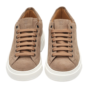 Sneakers stringate in vera pelle scamosciata