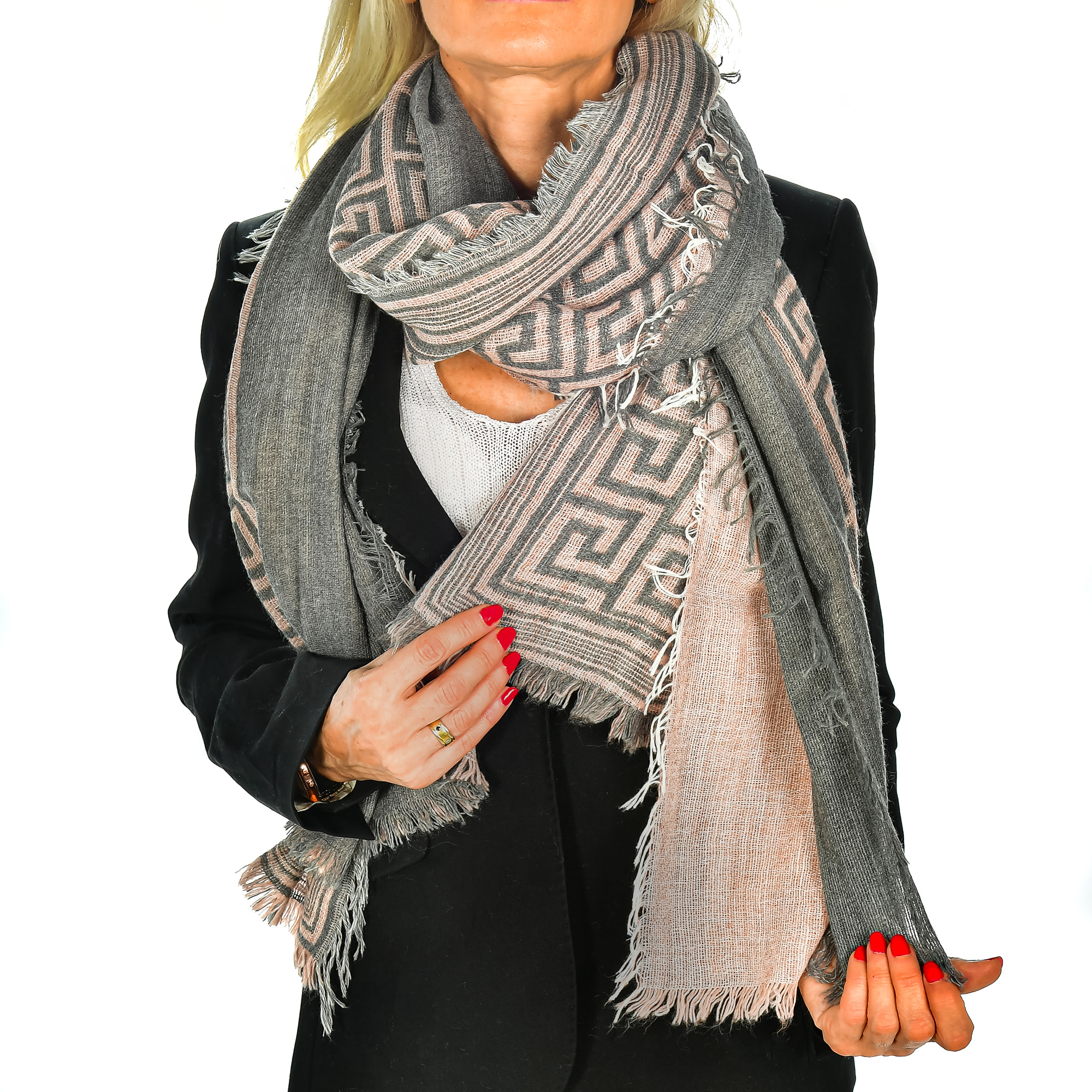 Sciarpa foulard con disegno traforato, doppia patta, modal e lana. Fatto in Italia.