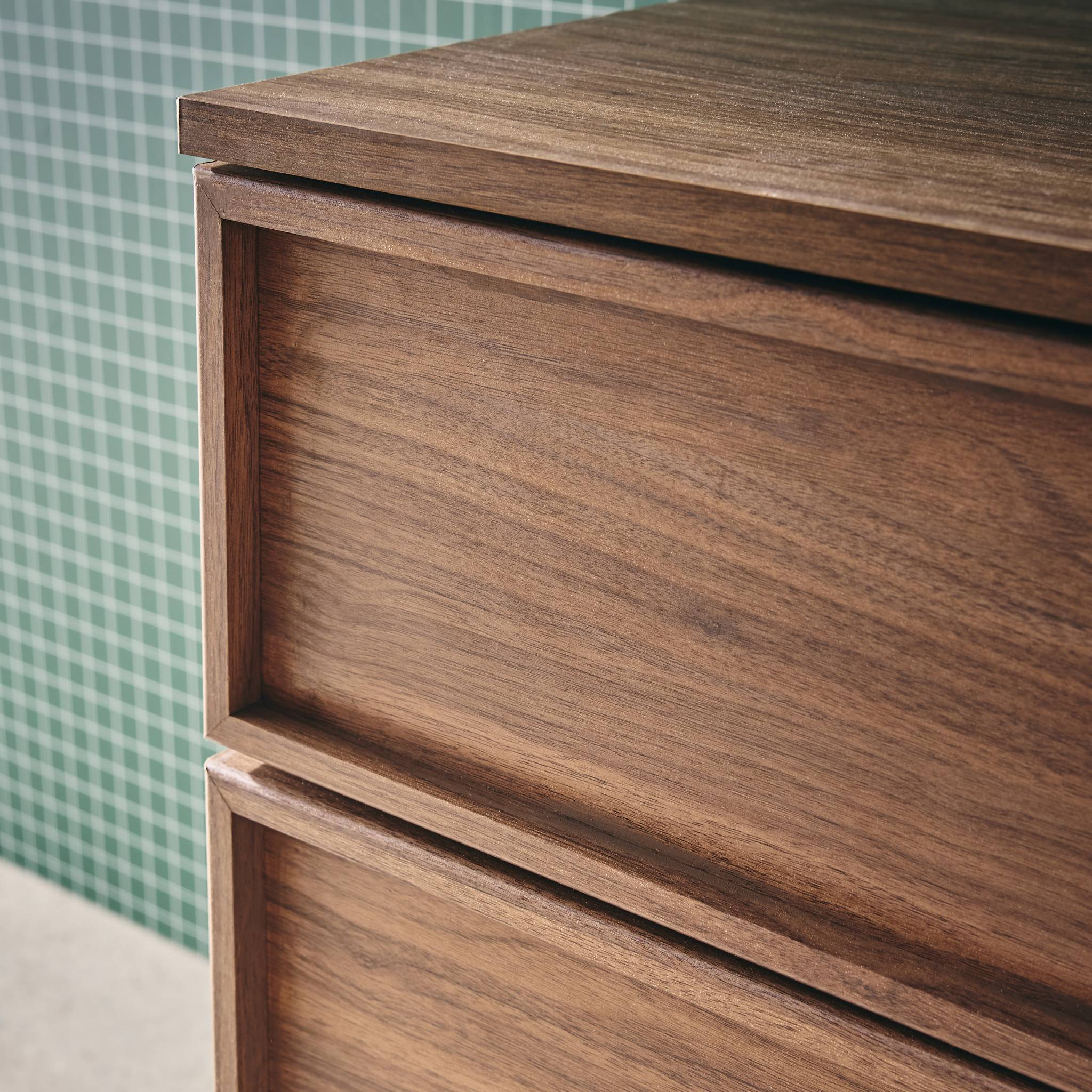 Bureau effet bois noyer 2 portes 2 tiroirs 1 niche 140cm - L 140 x P 55 x H 77cm - Kuba