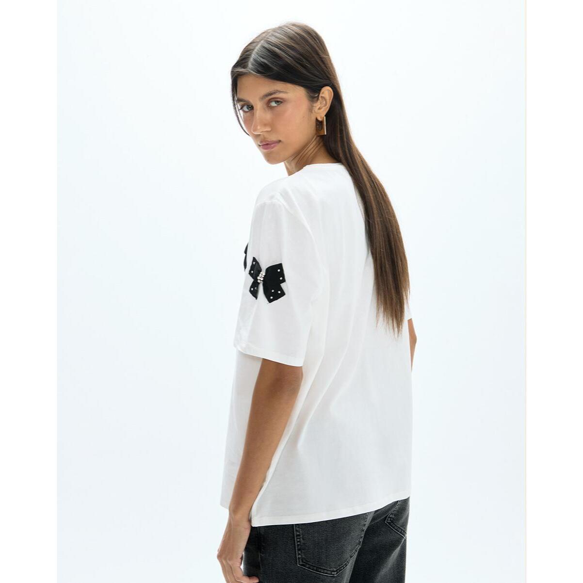 T-shirt girocollo con lacci posizionati e maniche corte