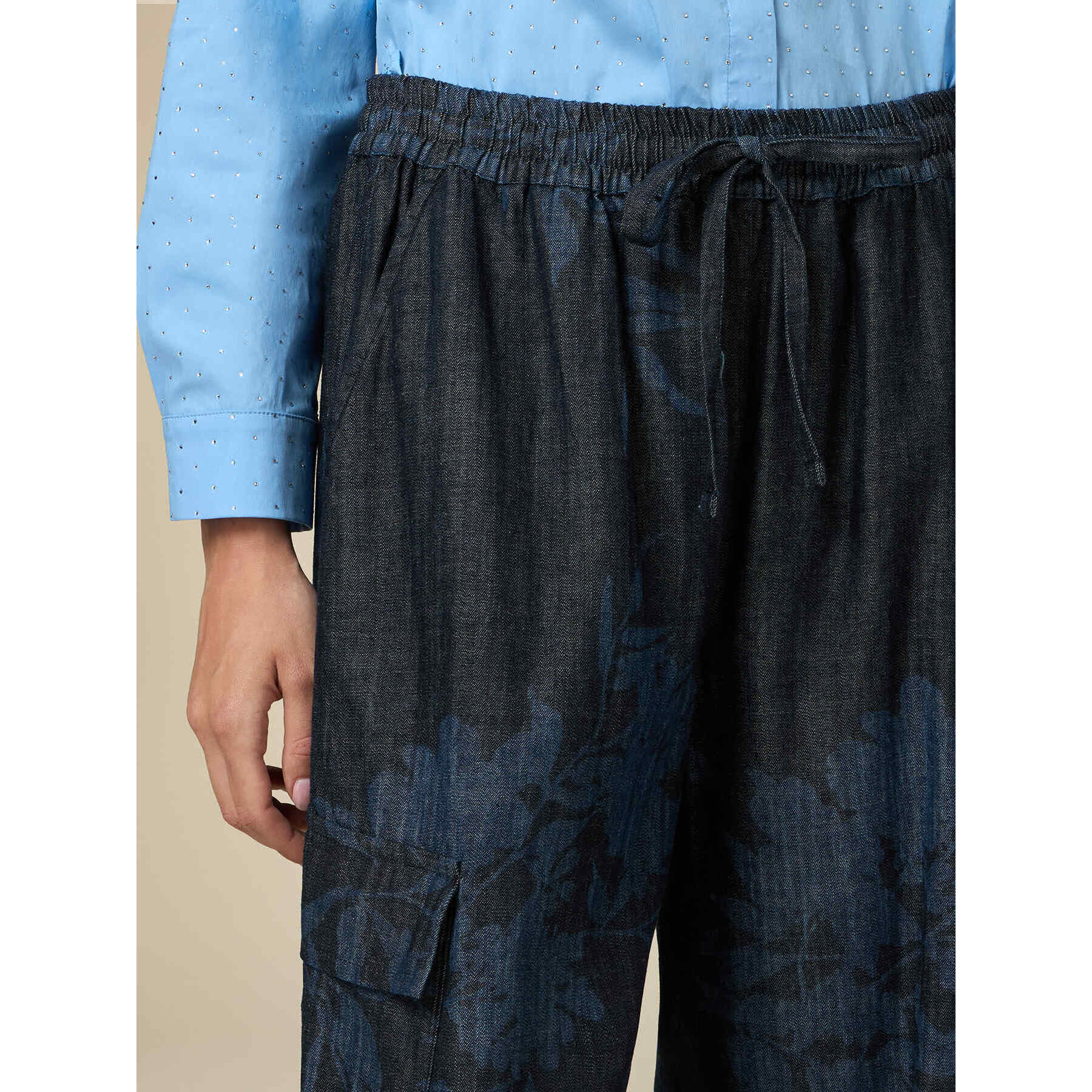 Oltre - Joggers cargo modelo palazzo en tejido vaquero estampado - Azul