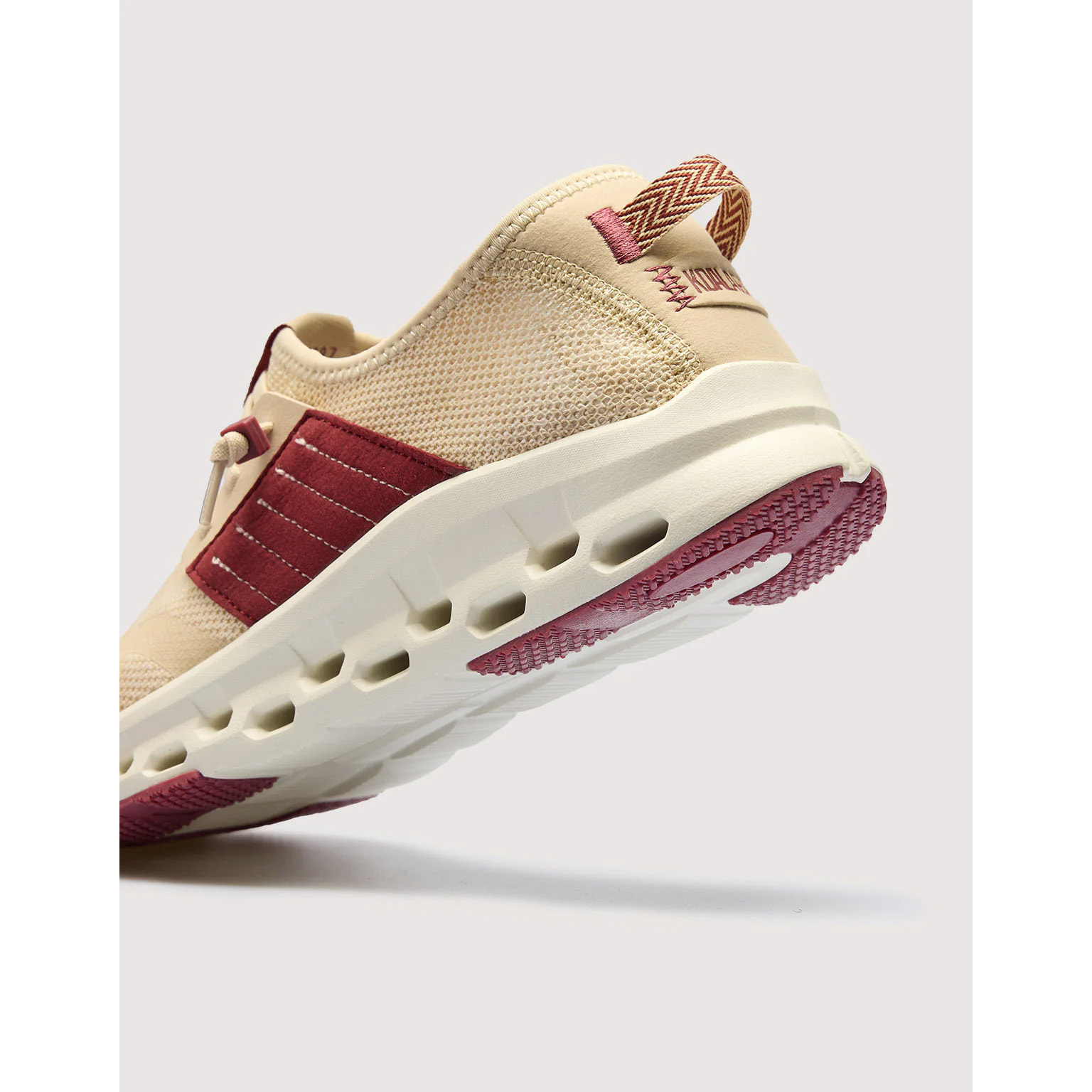 Sneaker Beige y Burdeos - Echo