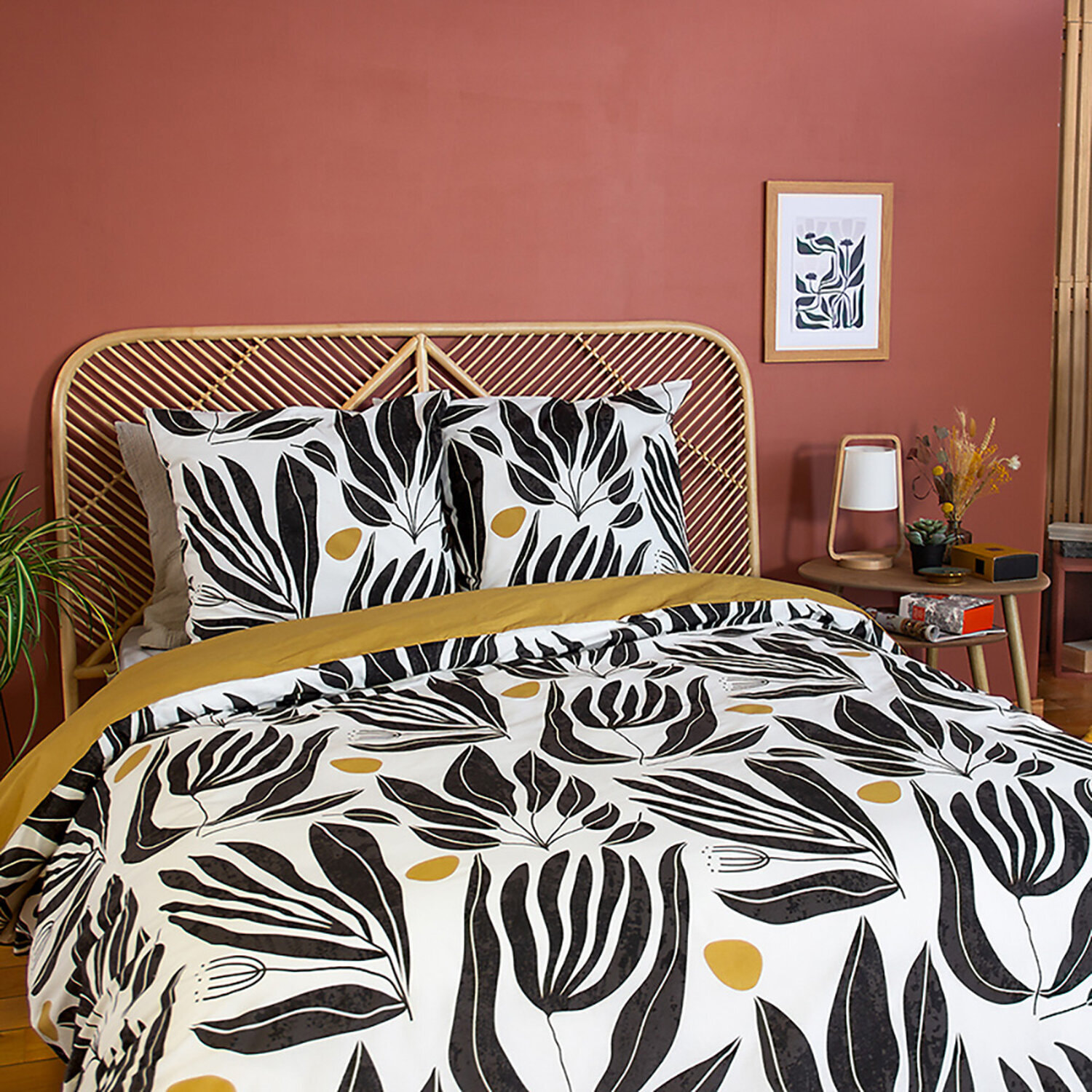 Parure de lit. 100% coton motif feuillage - blanc et jaune moutarde
