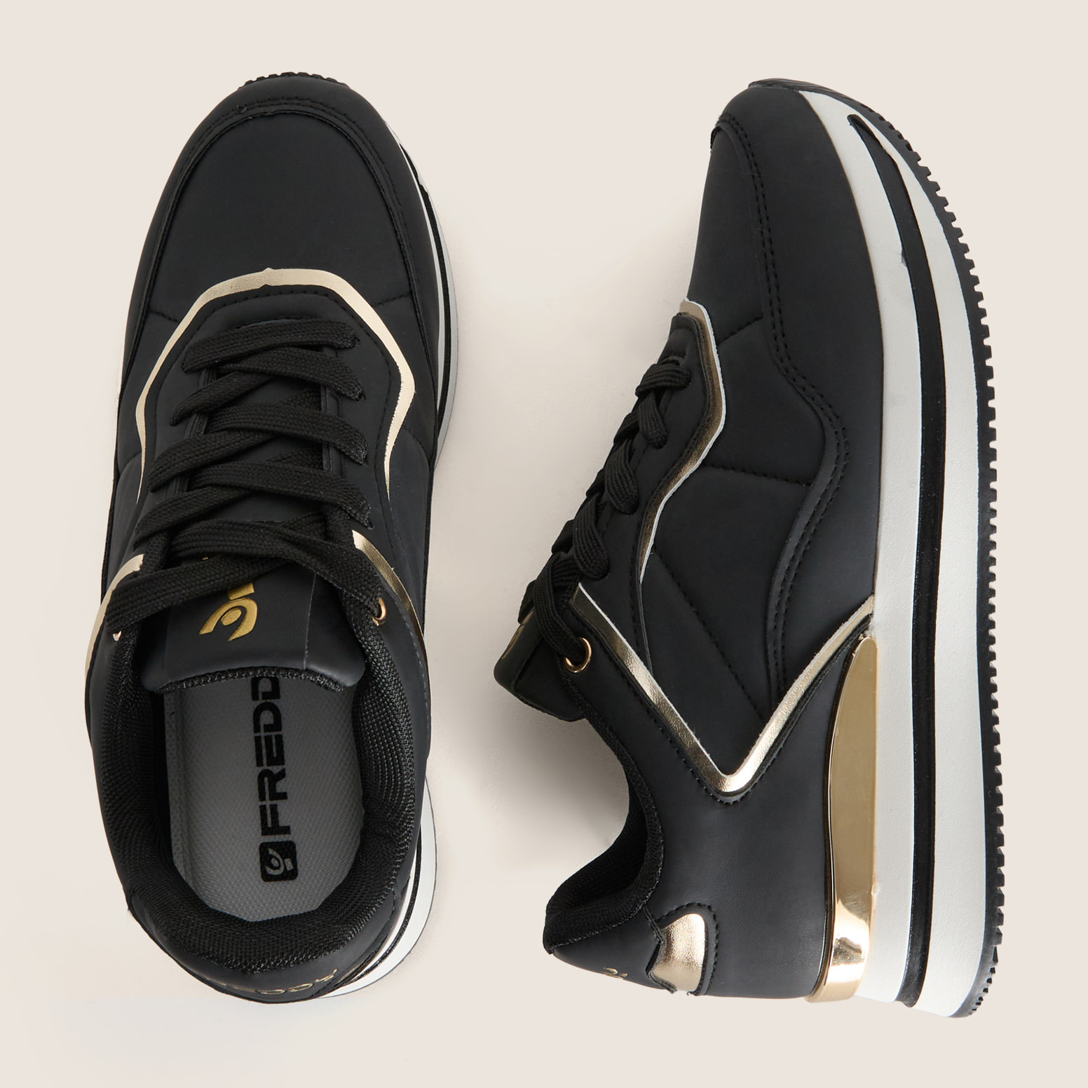 Sneakers Donna in Similpelle con Dettagli Metallizzati