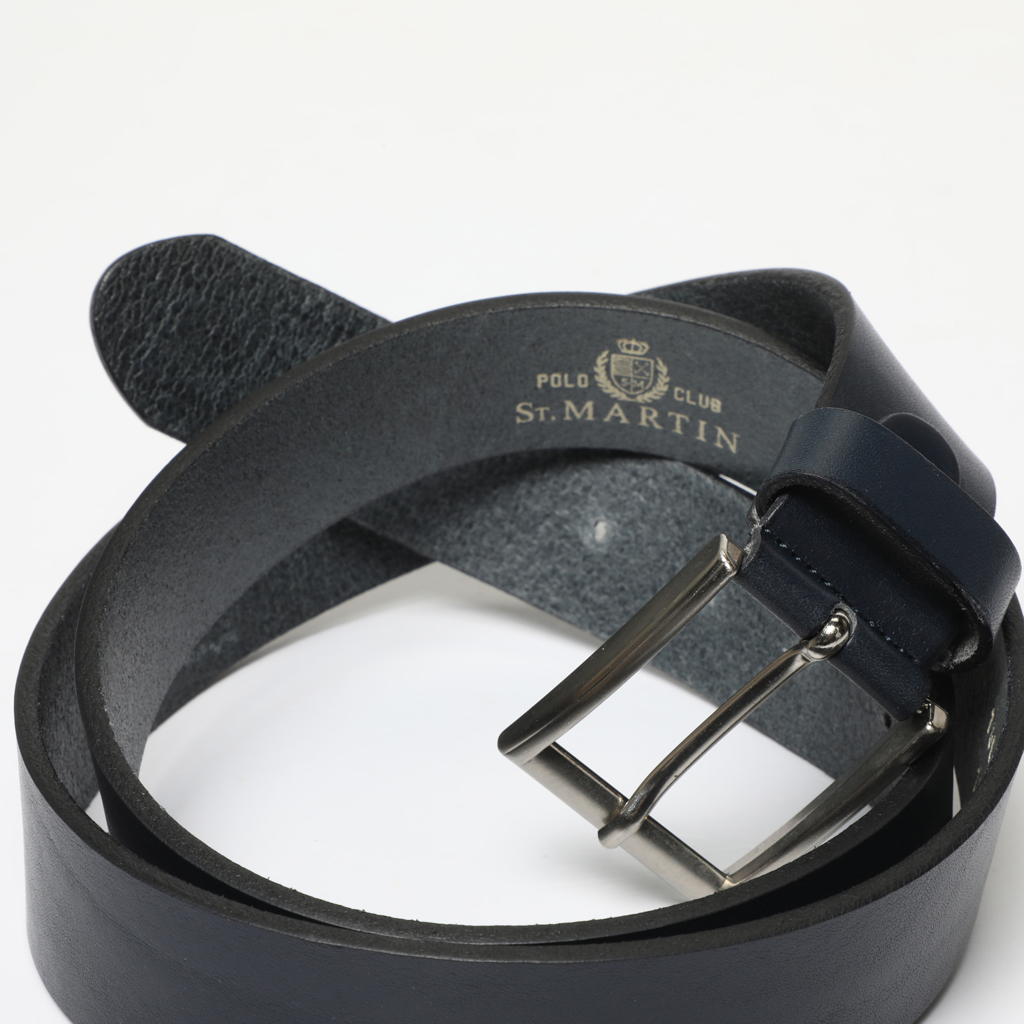 Cintura in pelle e fibbia in metallo