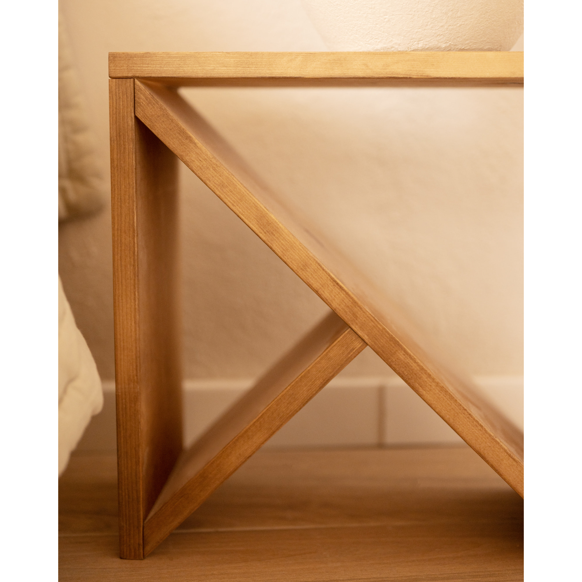 Pack 2 tables en bois massif ton chêne foncé en différentes tailles