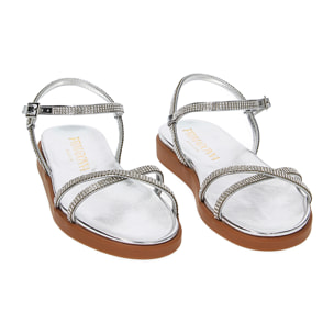 Sandalias bajas plateadas en laminado con piedras