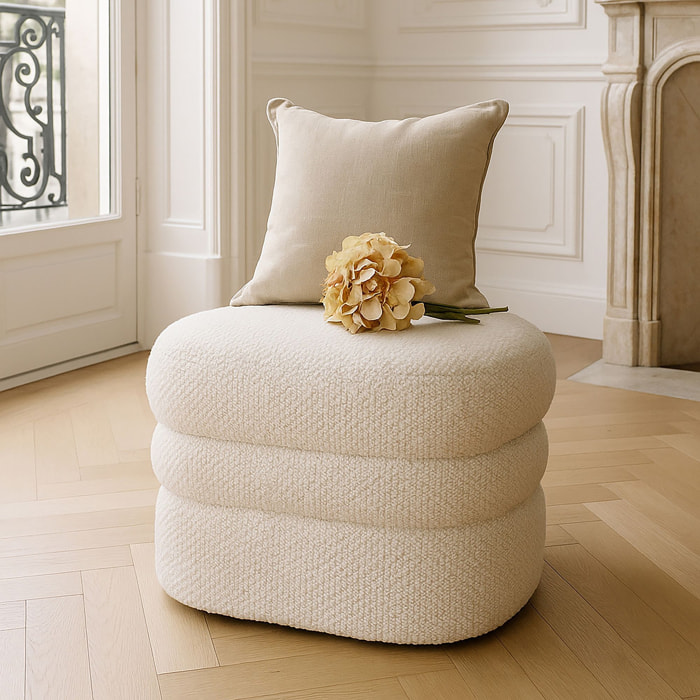 Pouf en bouclette écru et structure en bois  ULYSSE
