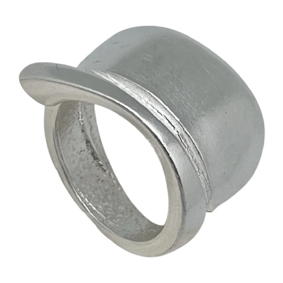 Anillo Twister en plata chapado,10µ