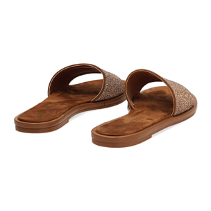 Sandalias planas cognac decoradas