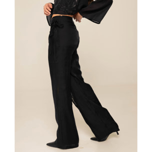 Pantalón con bordado y lentejuelas con capa superpuesta de mujer