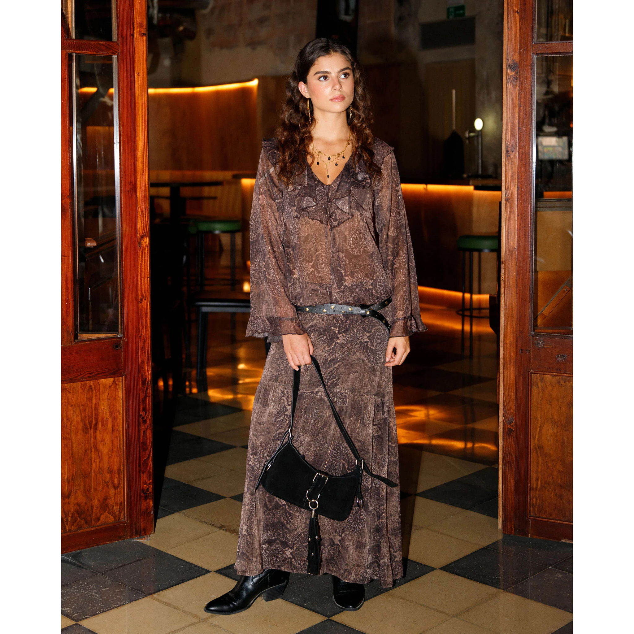 Blusa de manga larga en gasa estampada boho con volantes.