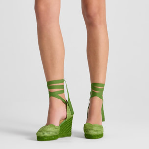 Alpargata Cacia cuña de yute tintada en rafia trenzada con forma de corazón