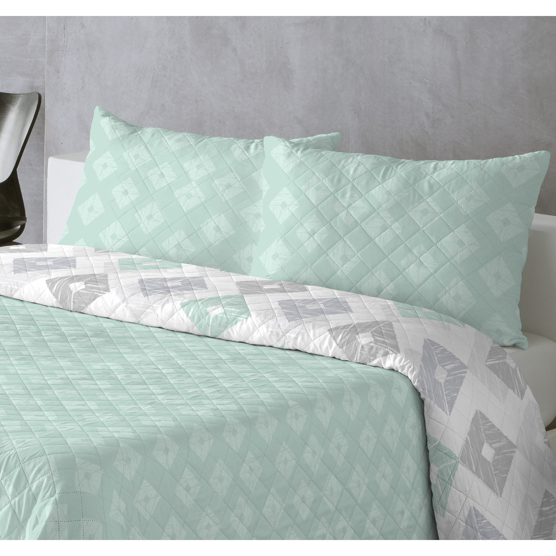COLCHA ESTAMPADA REVERSIBLE ROMBOS AQUA