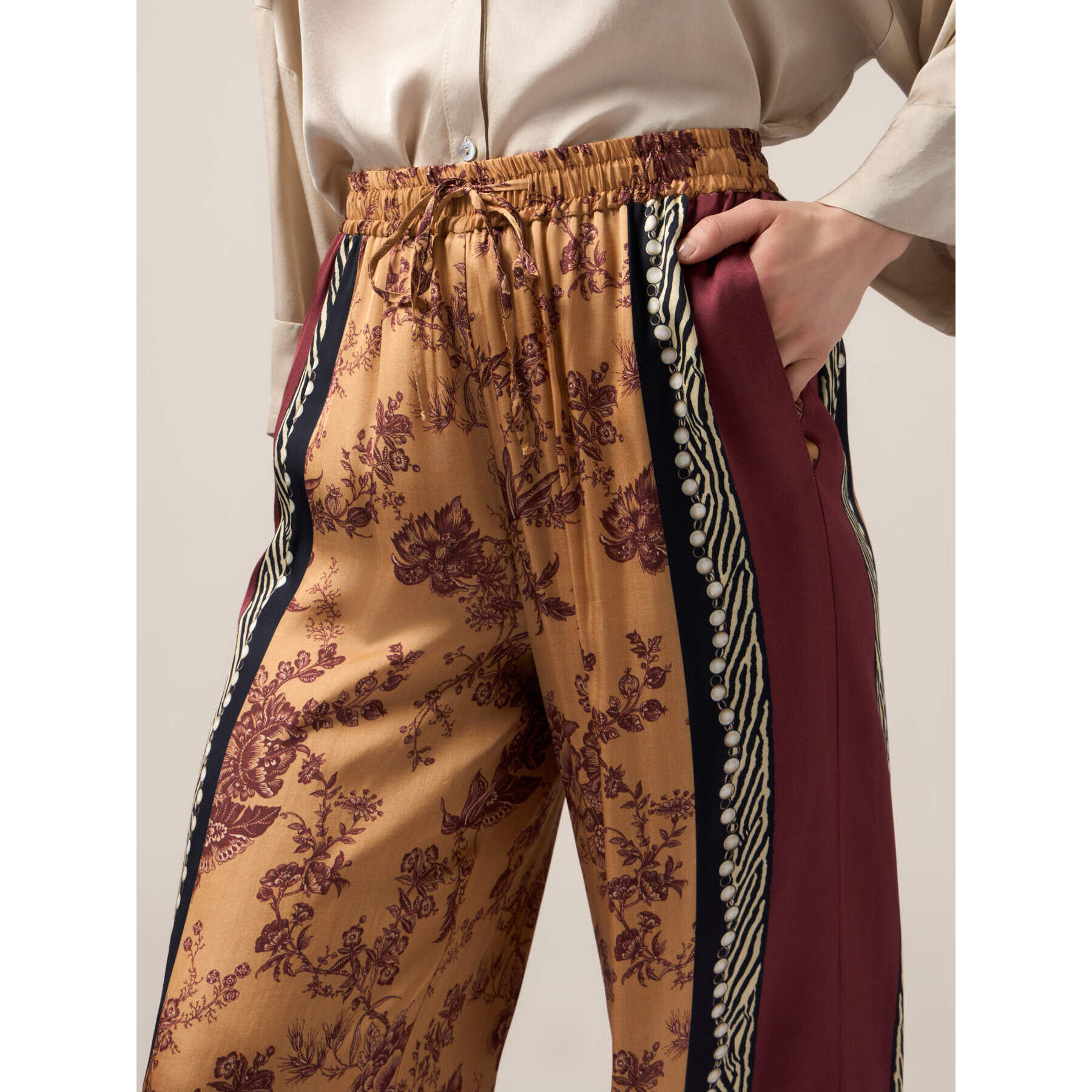 Oltre - Pantalones palazzo de satén estampado - Naranja sol