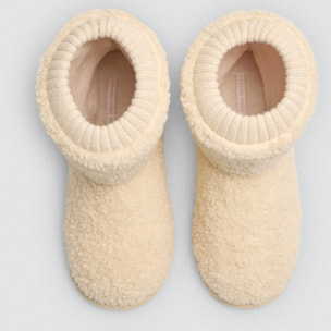 Stivali da casa con chiusura aderente in pelle di pecora e coste