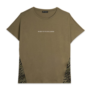 T-shirt maniche a kimono con stampa fantasia sui fianchi