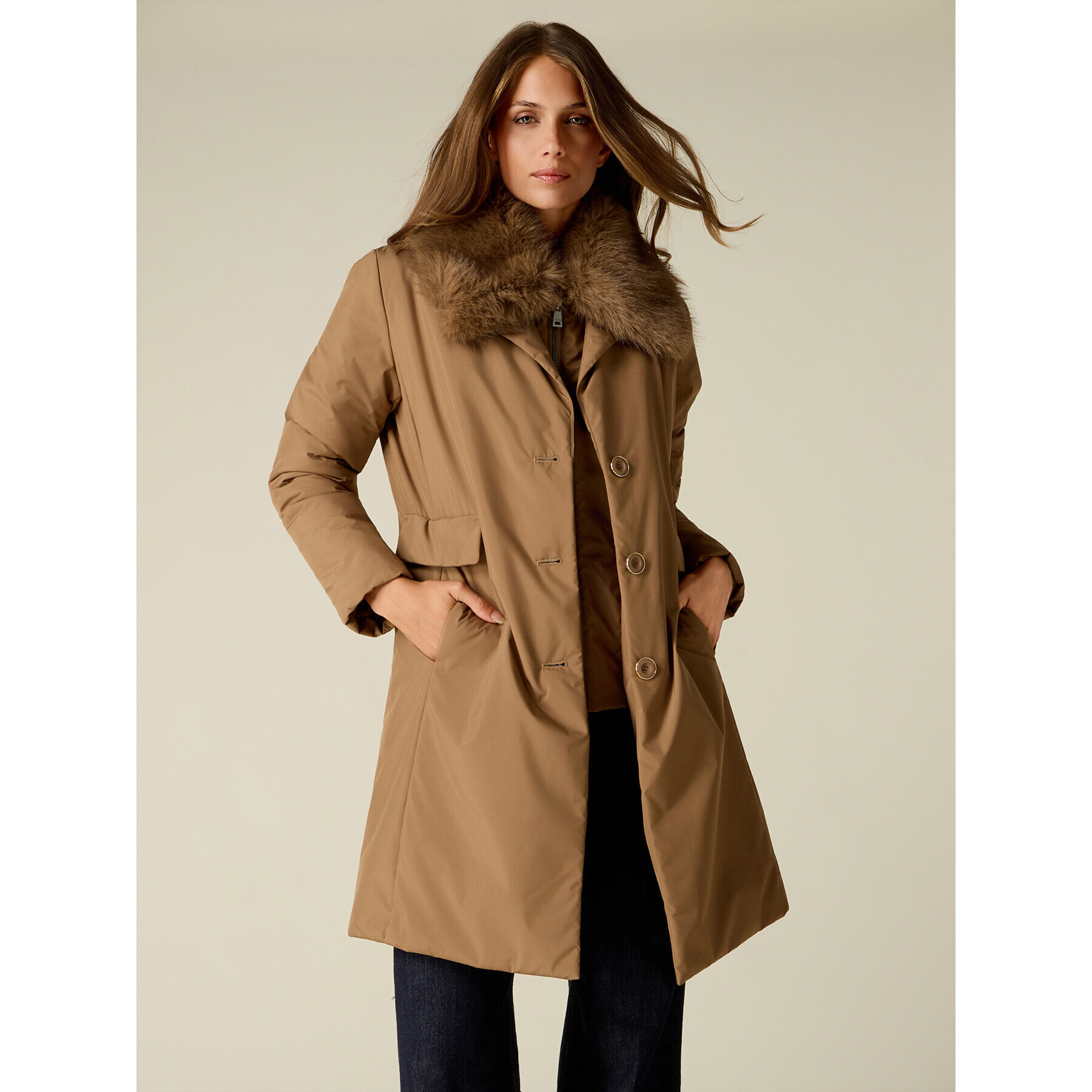 Oltre - Piumino dritto in nylon con collo bordato - Beige