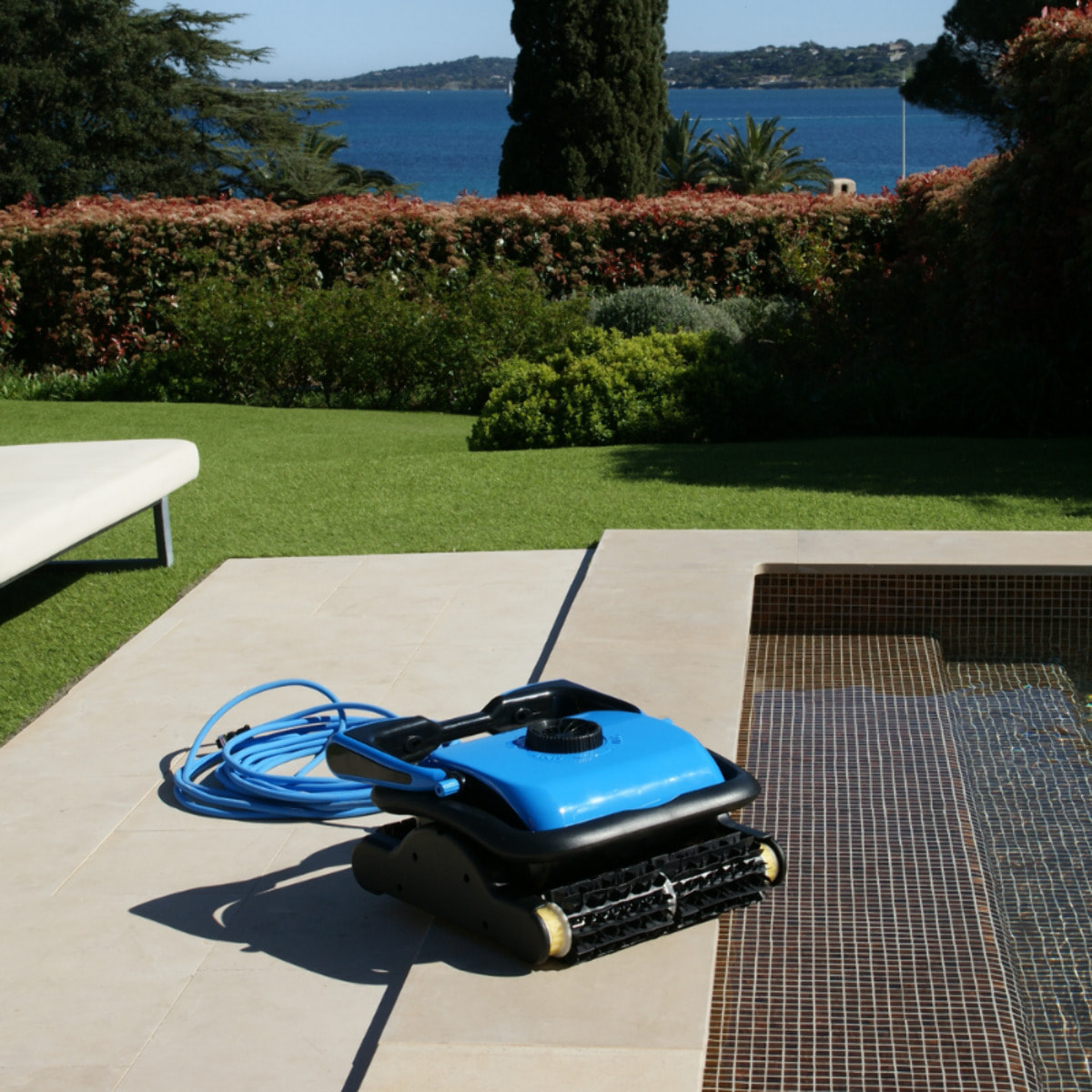 Bestway Robot piscine électrique Saphyr - nettoyage fond et parois - 6x12m max