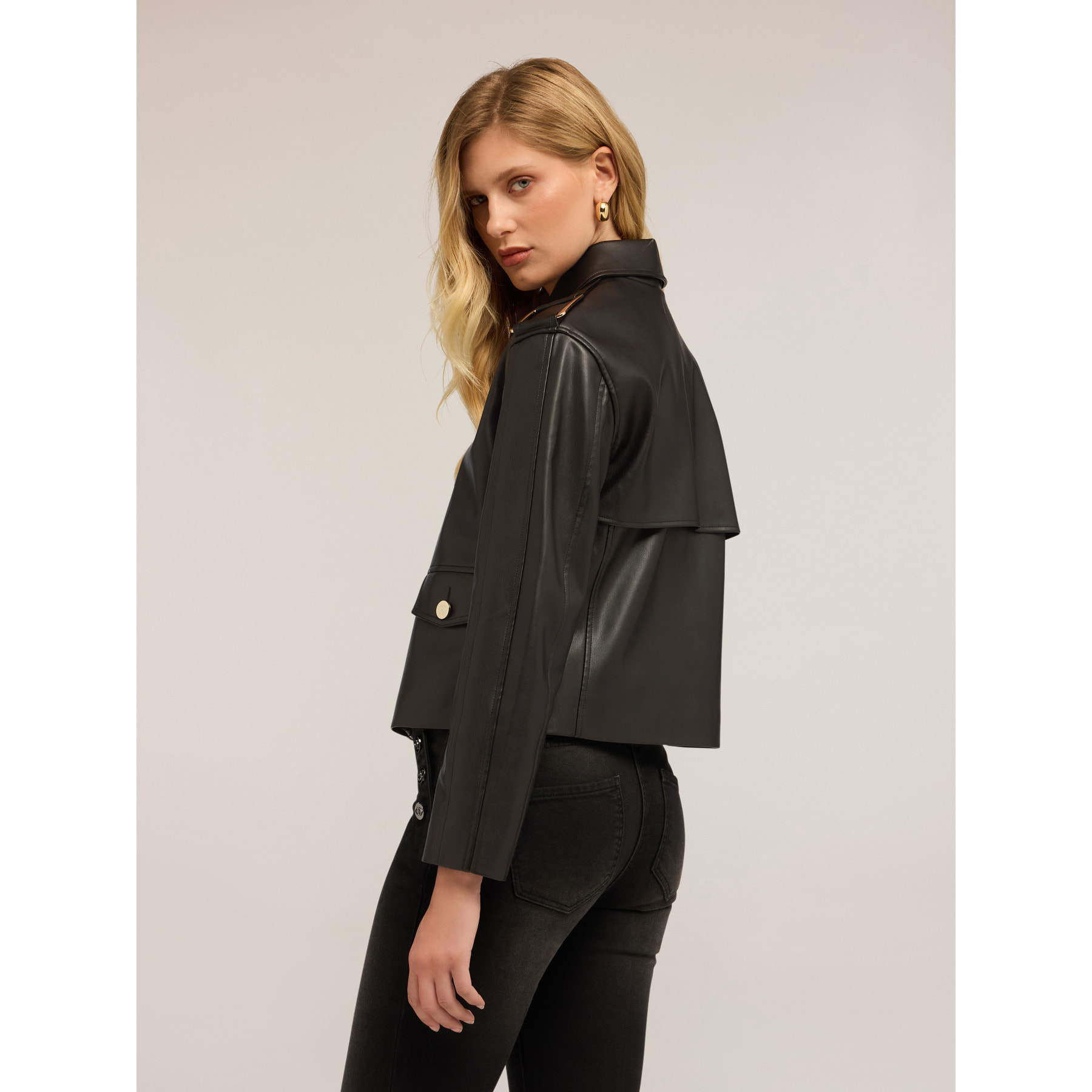 Motivi - Chaqueta con hebillas en los hombros - Negro