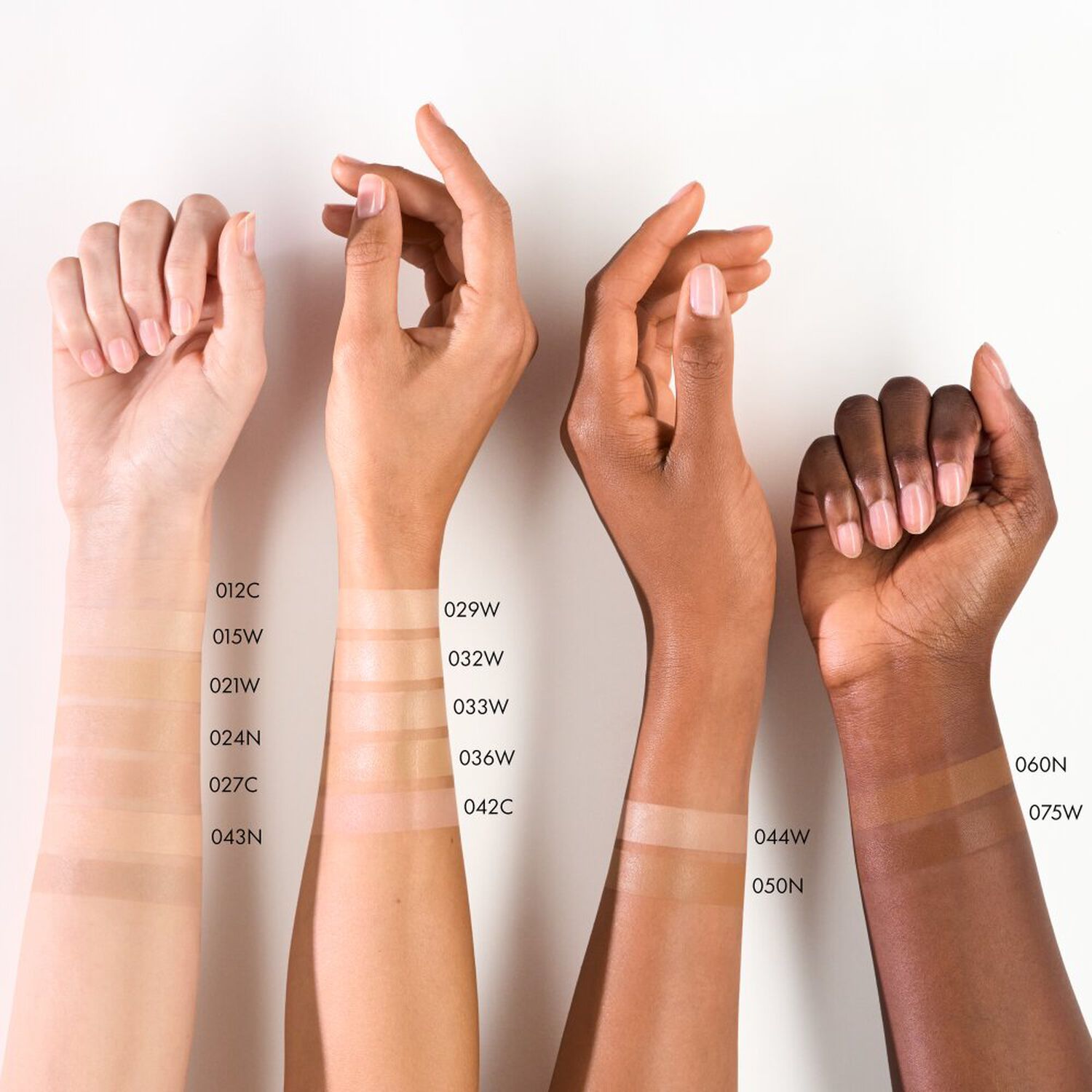 Invisible Cover Cushion Foundation - Fond de Teint Fini Mat à Effet Flouteur Tenue 24h