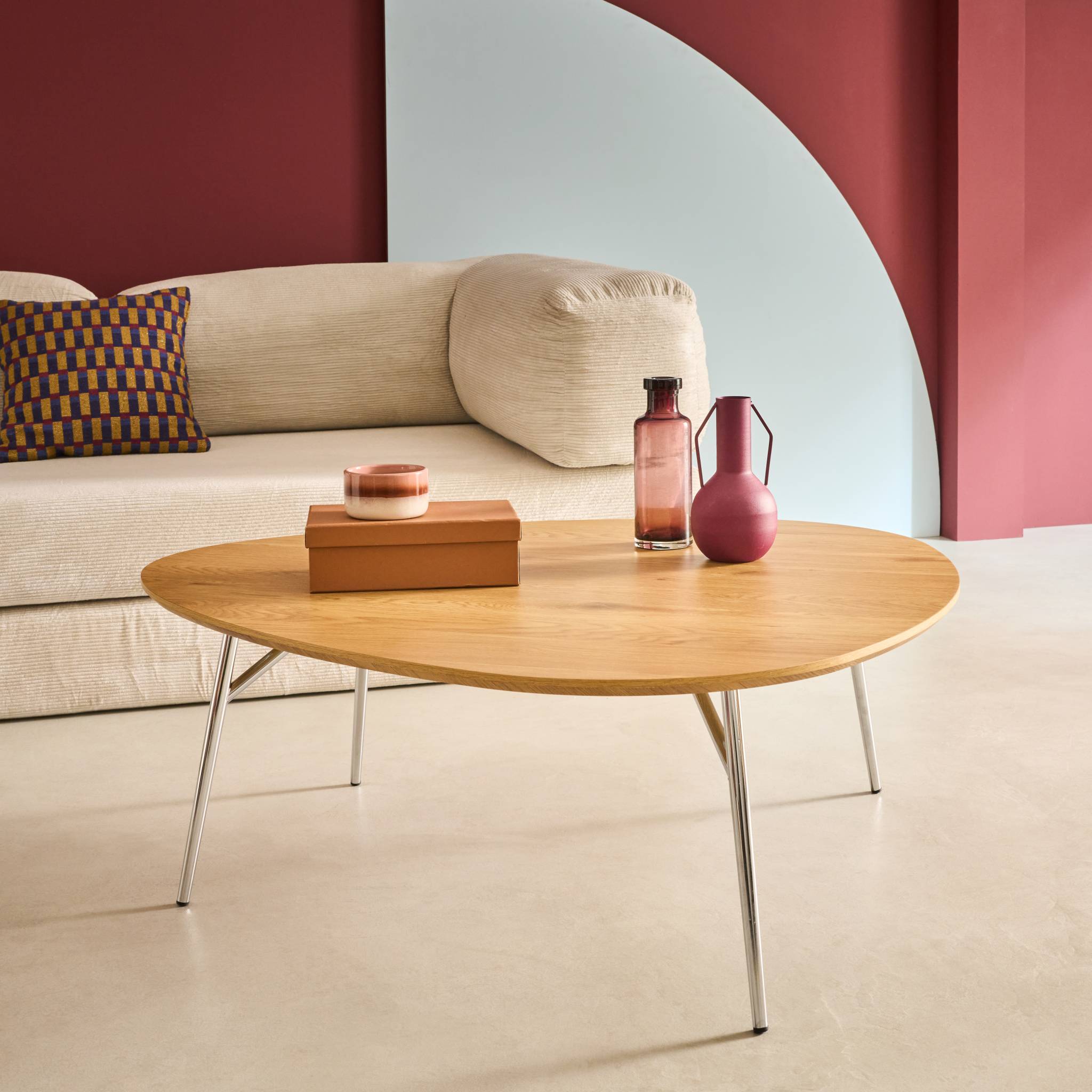 Table basse triangulaire pieds chromé et décor bois EZIA