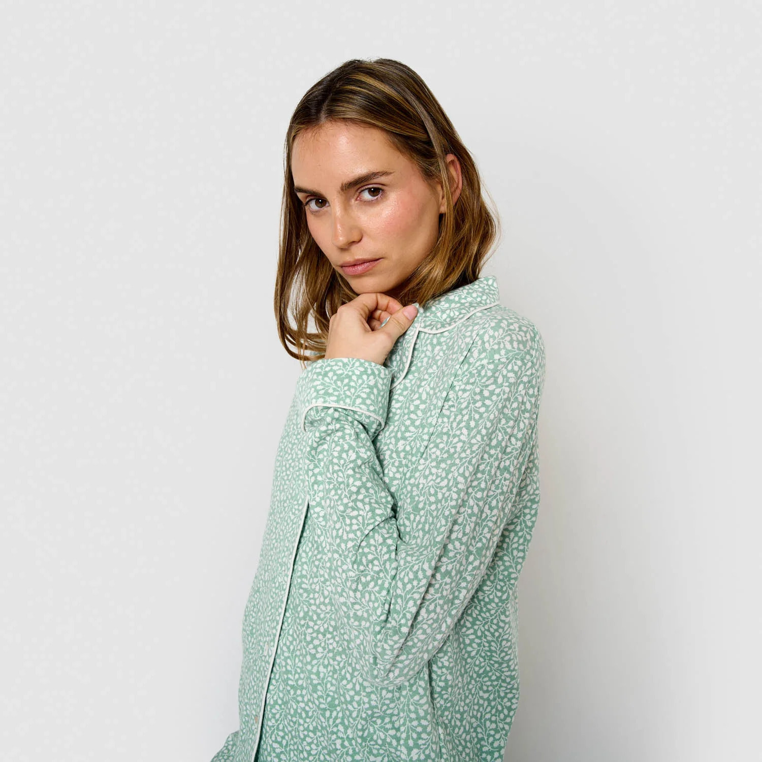 Pigiama lungo in cotone stile camicia veleta, verde tiffany