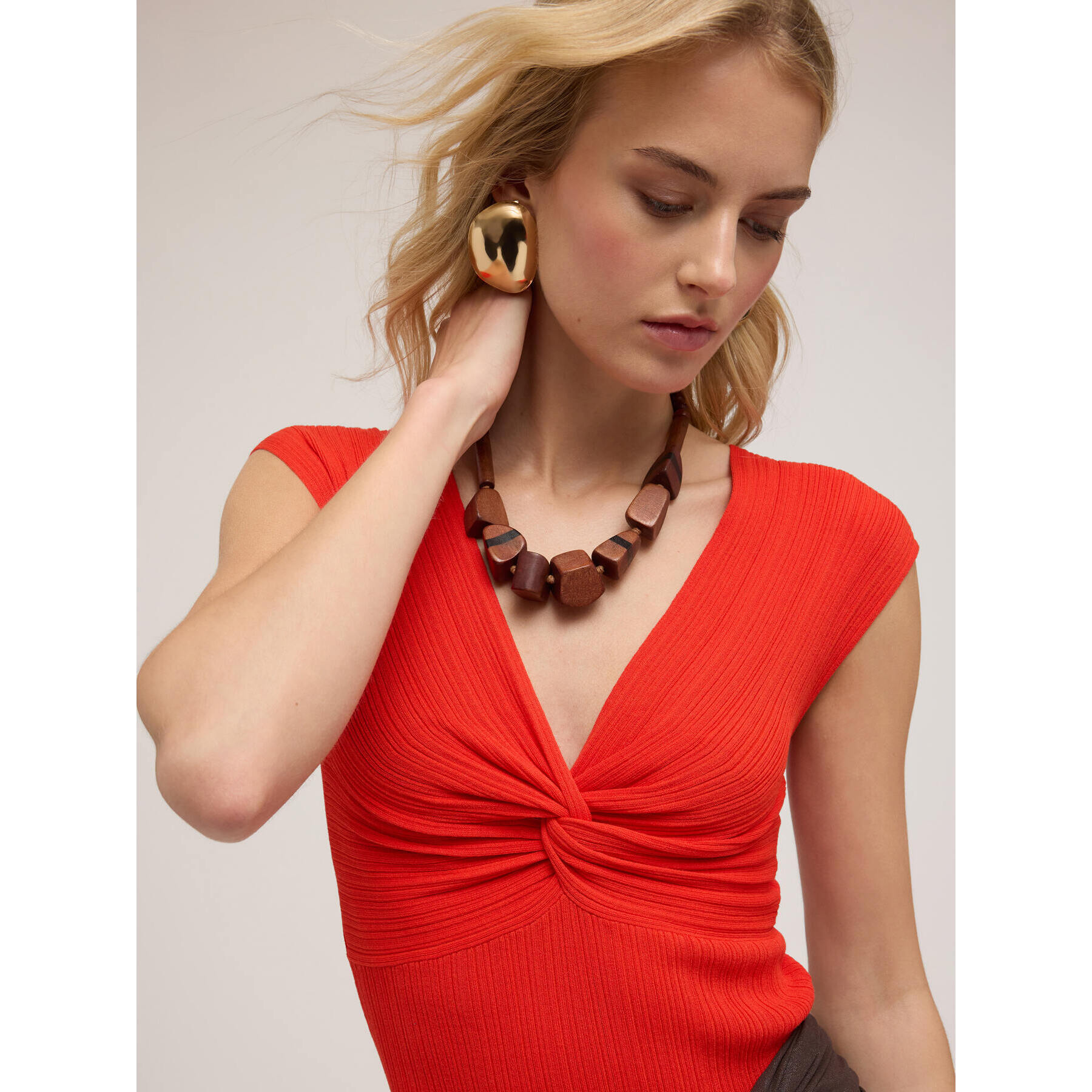 Motivi - T-shirt con nodo in maglia - Rosso