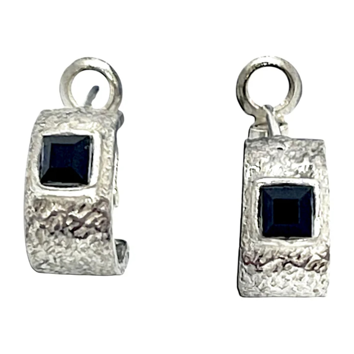 Pendiente aro plata 10µ con Sw 4x4 negro