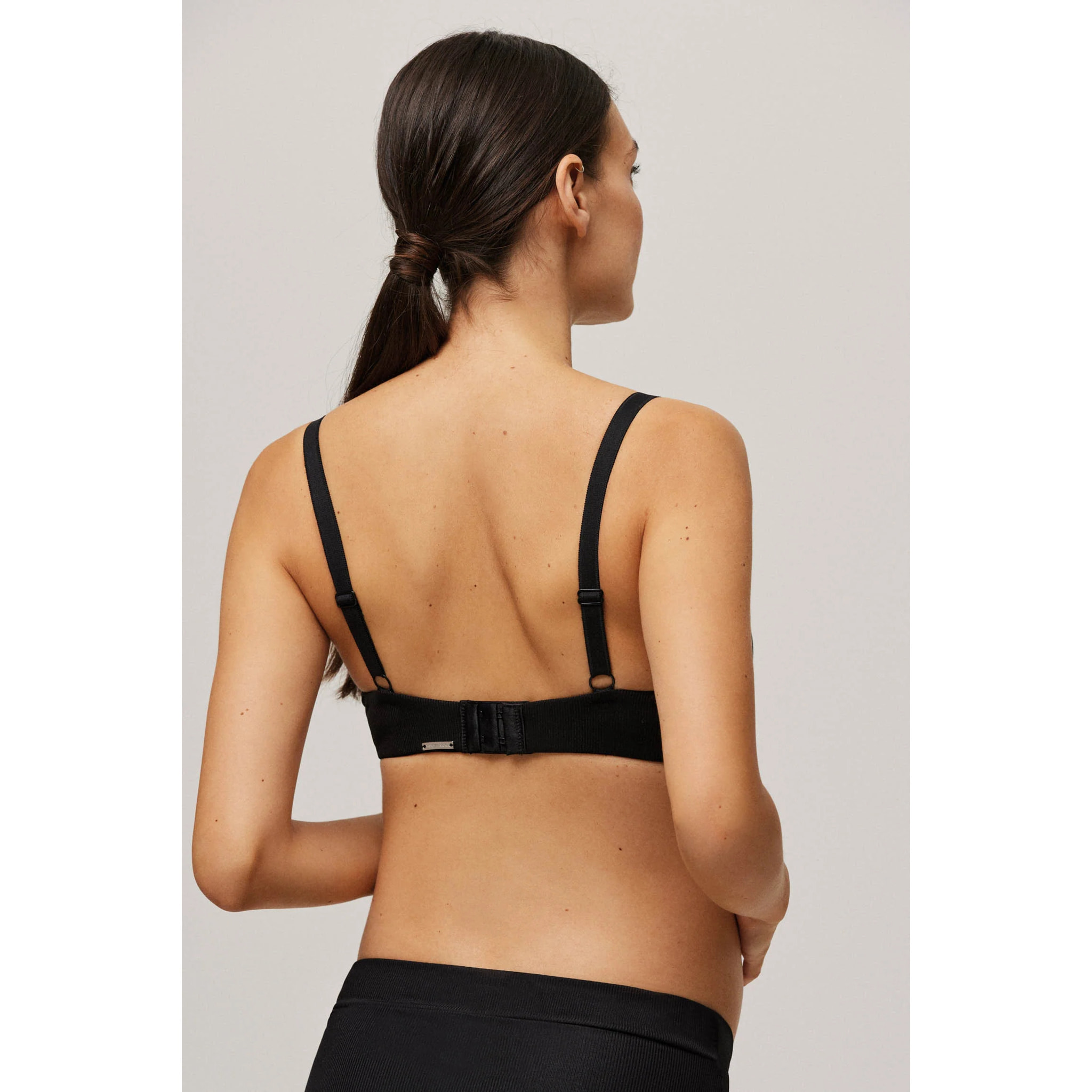 Reggiseno per l'allattamento nero non imbottito con ferretto, coppe C e D