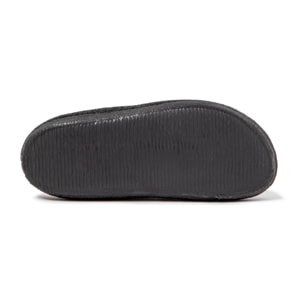 Zapatillas de casa , Nessy