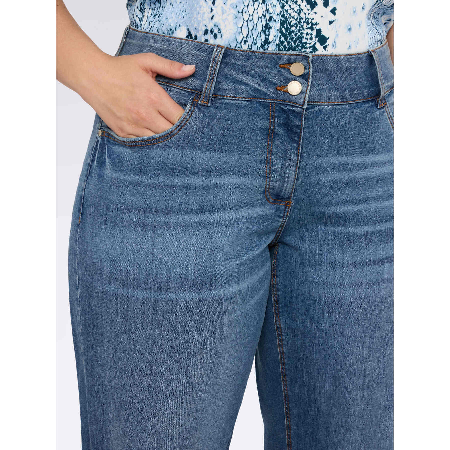 Fiorella Rubino - Jeans regulares con dobladillo deshilachado - Light - blue