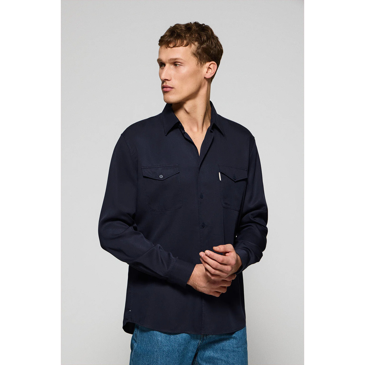 Camisa Franklin azul marino con bolsillos regular fit