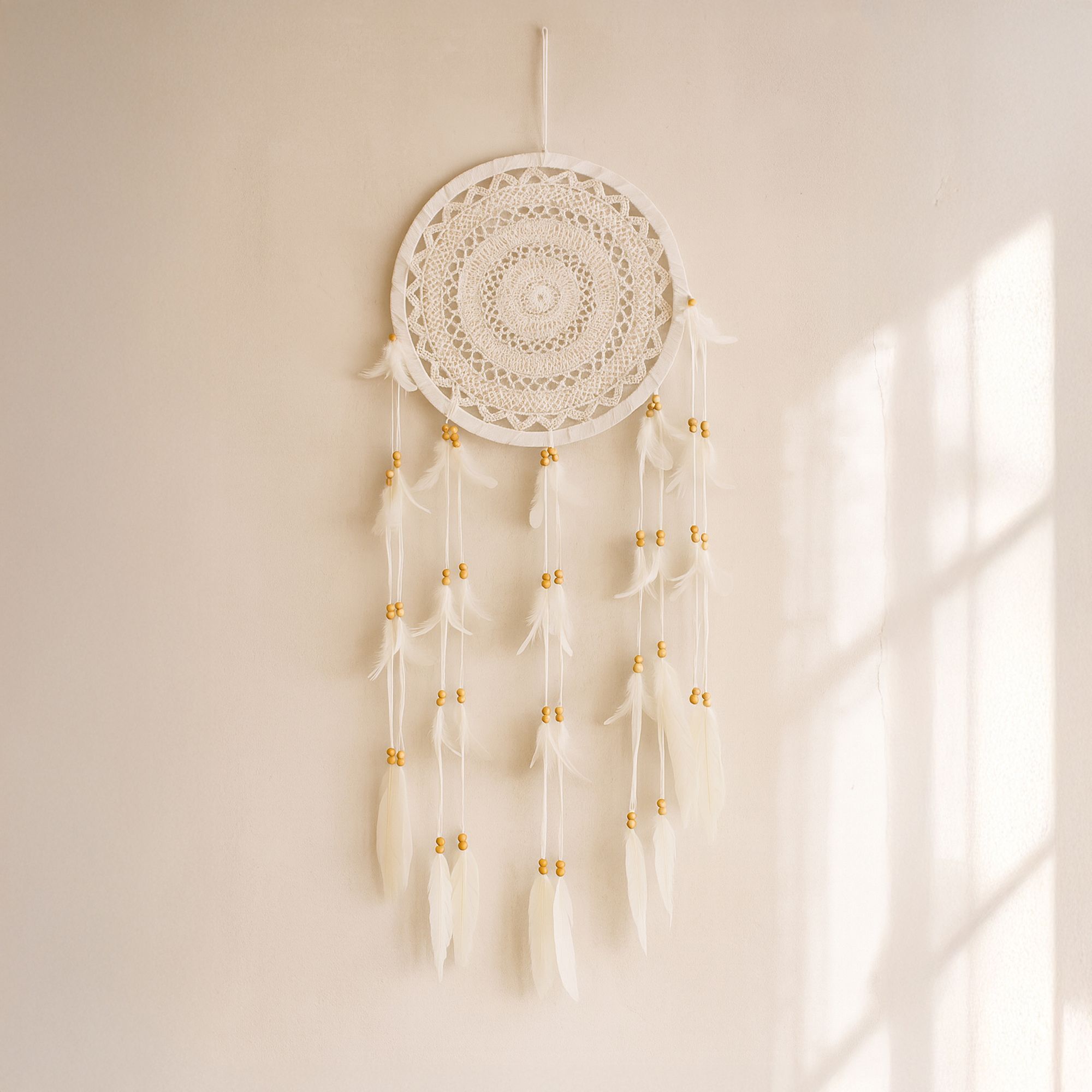 Attrape-rêve en plumes et coton blanc 33cm POKANA