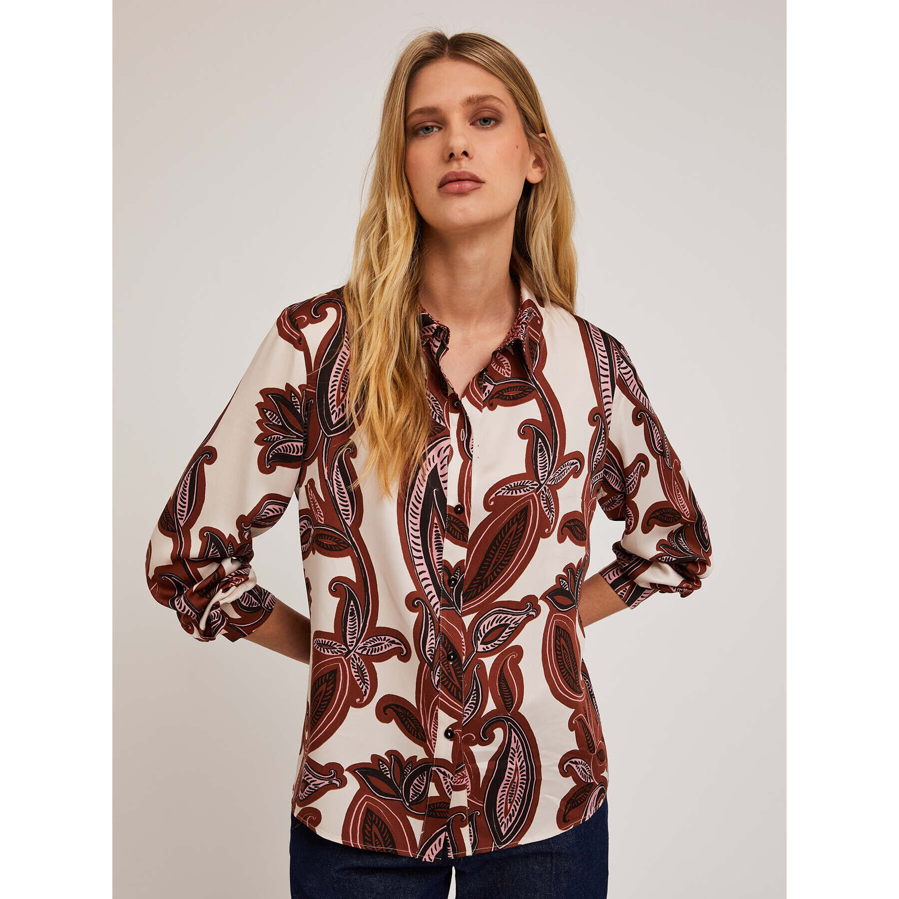 Motivi - Camisa de viscosa con estampado fular - Marrón