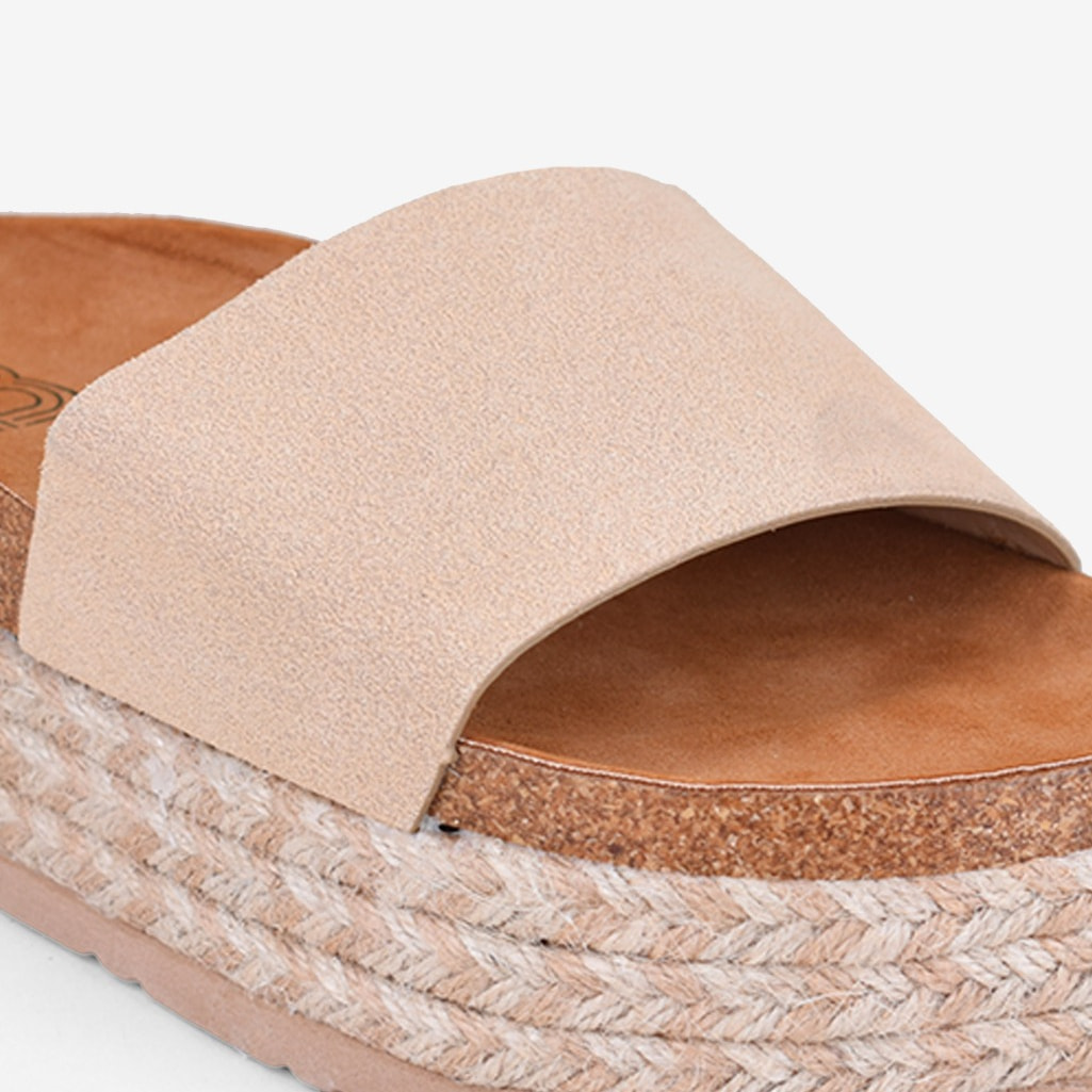 Sandalias de plataforma beige con suela de esparto bicolor
