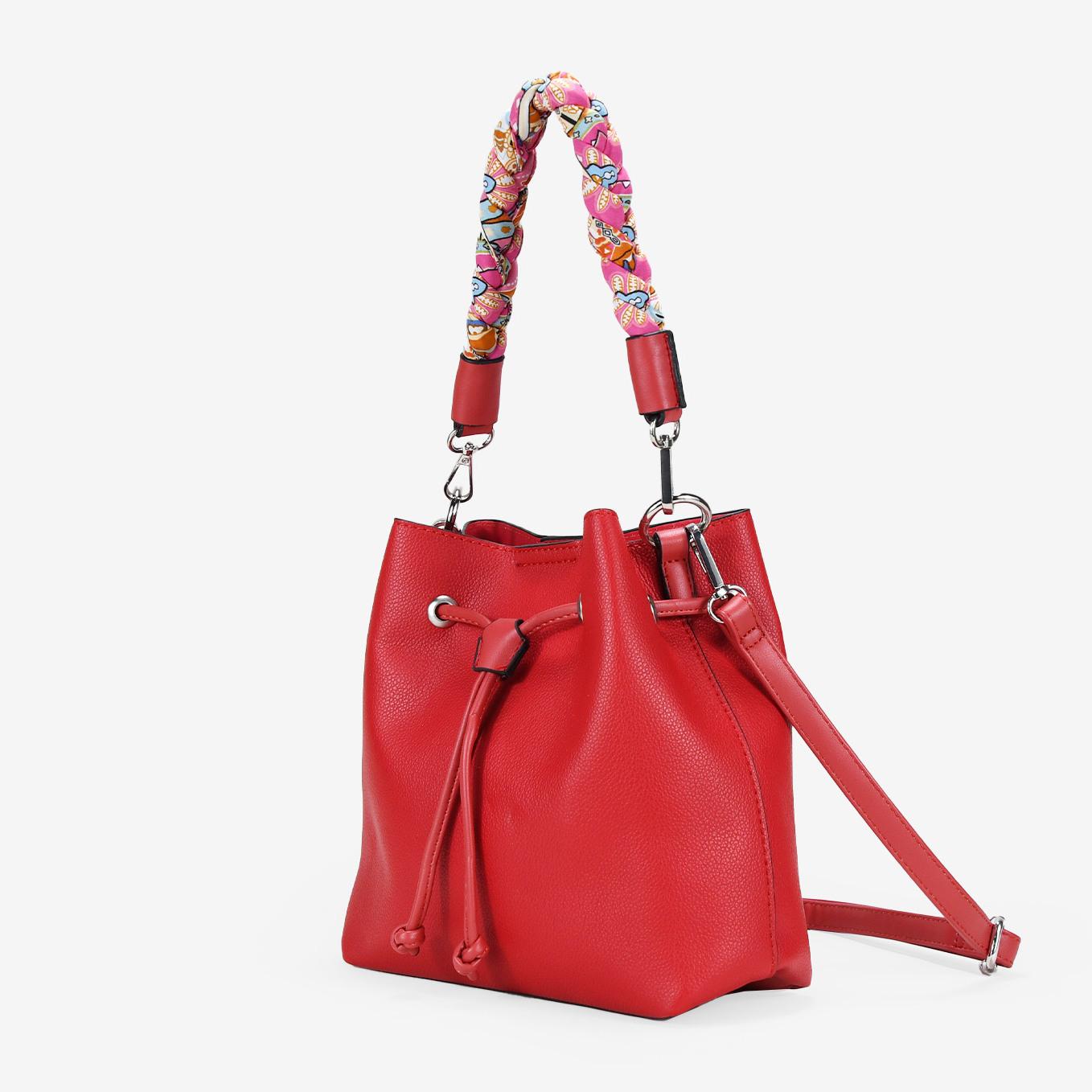 Bolso bandolera rojo tipo saco con asa extraíble