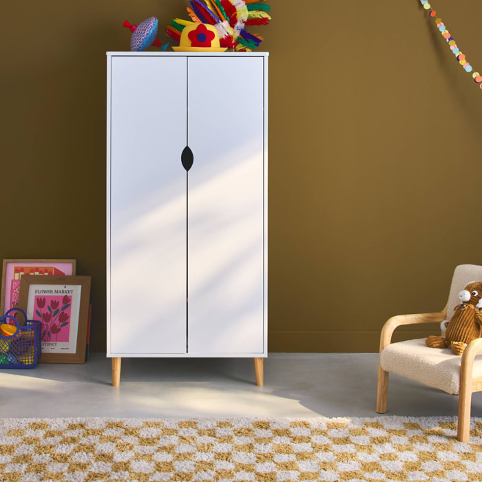 Dressing blanc penderie enfant armoire. pieds en pin