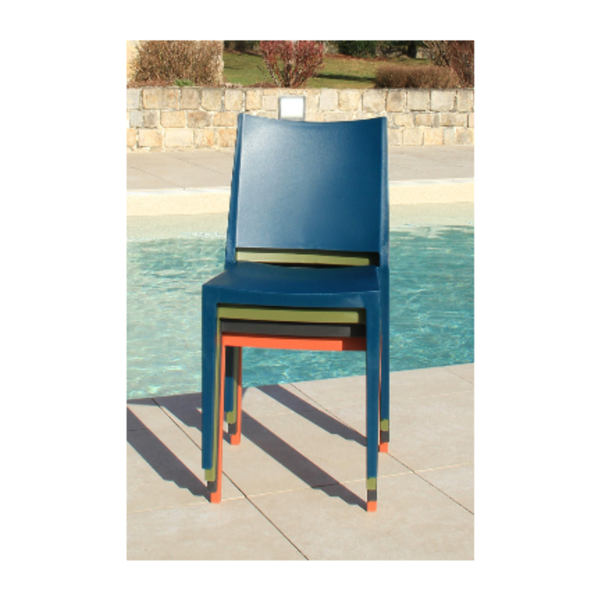 Lot de 2 chaises de jardin en plastique - vert olive - LAGOS