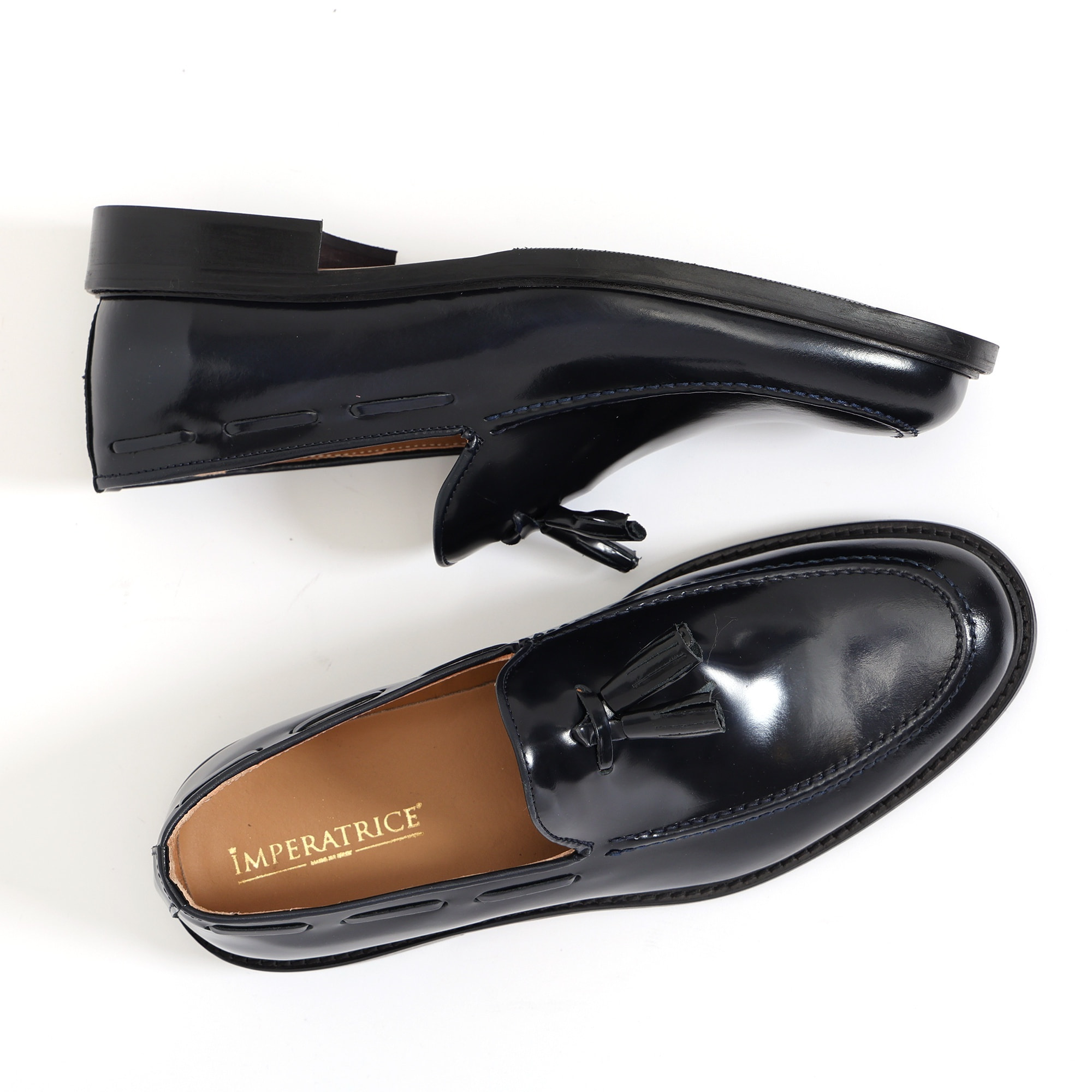 Mocassini in pelle abrasivata con fondo in cuoio antiscivolo blu