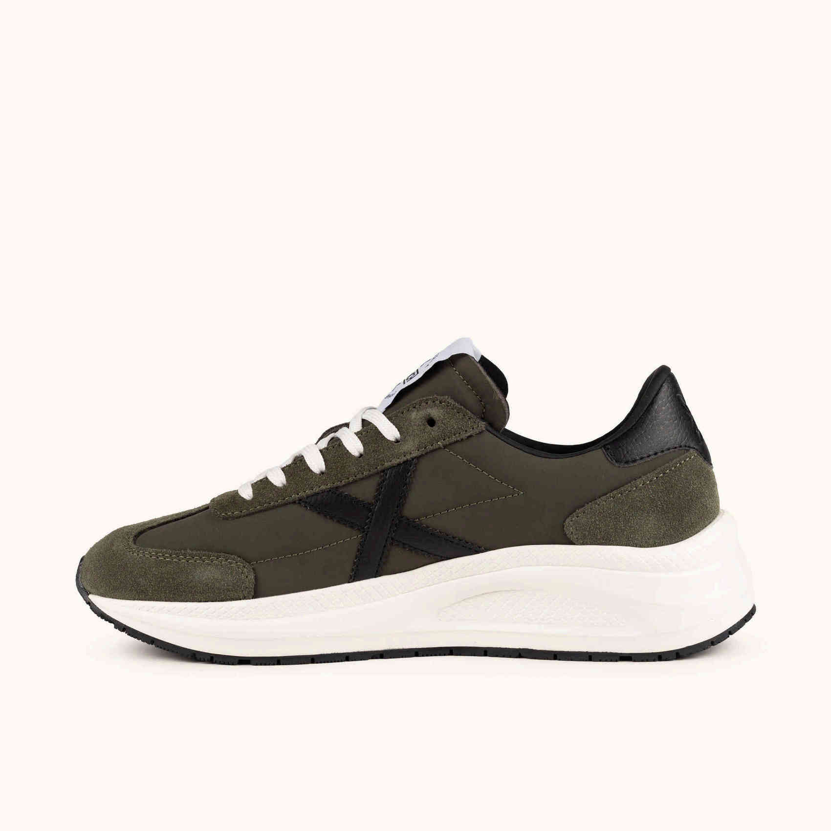 MUNICH AGORA 05 Sneakers de estética urbana y técnica verdes y negras