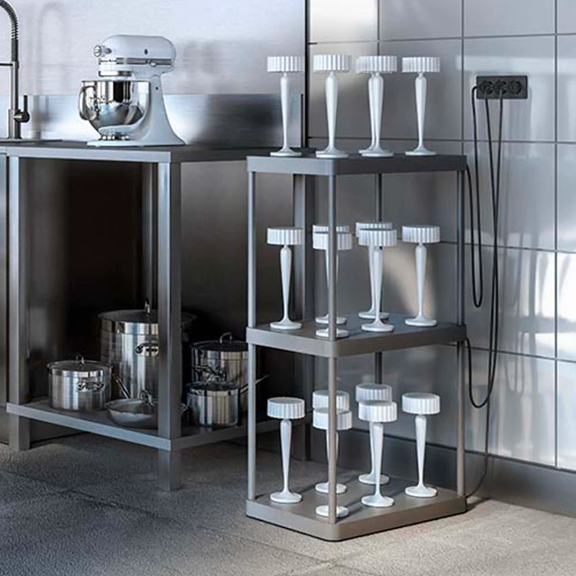 Socle charge empilable 6 lampes UBIQUA