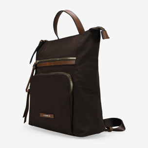 Mochila deportiva marrón con cremalleras metálicas