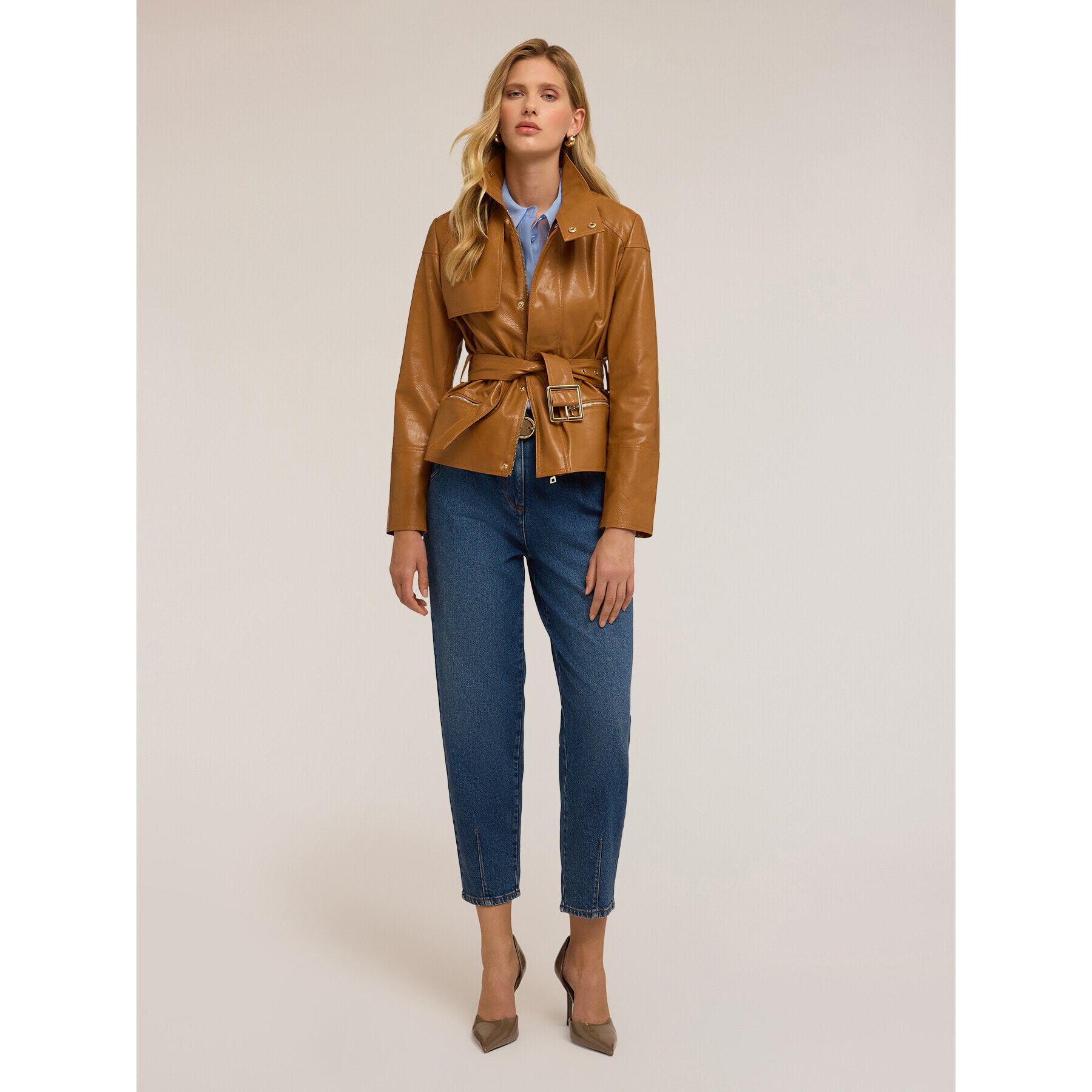 Motivi - Chaqueta con cinturón en tejido revestido - Marrón