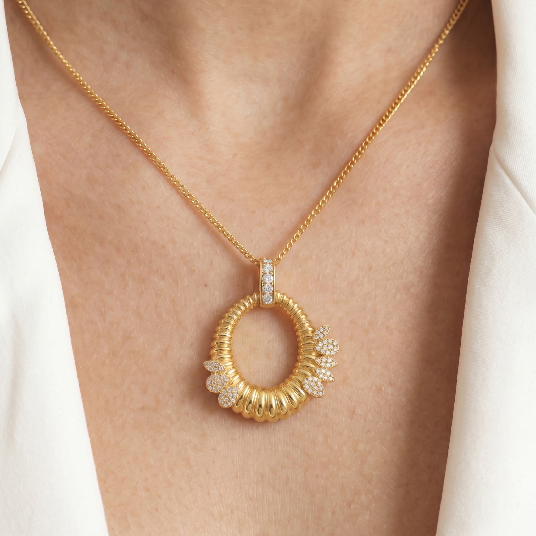 Collar Mame acabado oro amarillo 18k