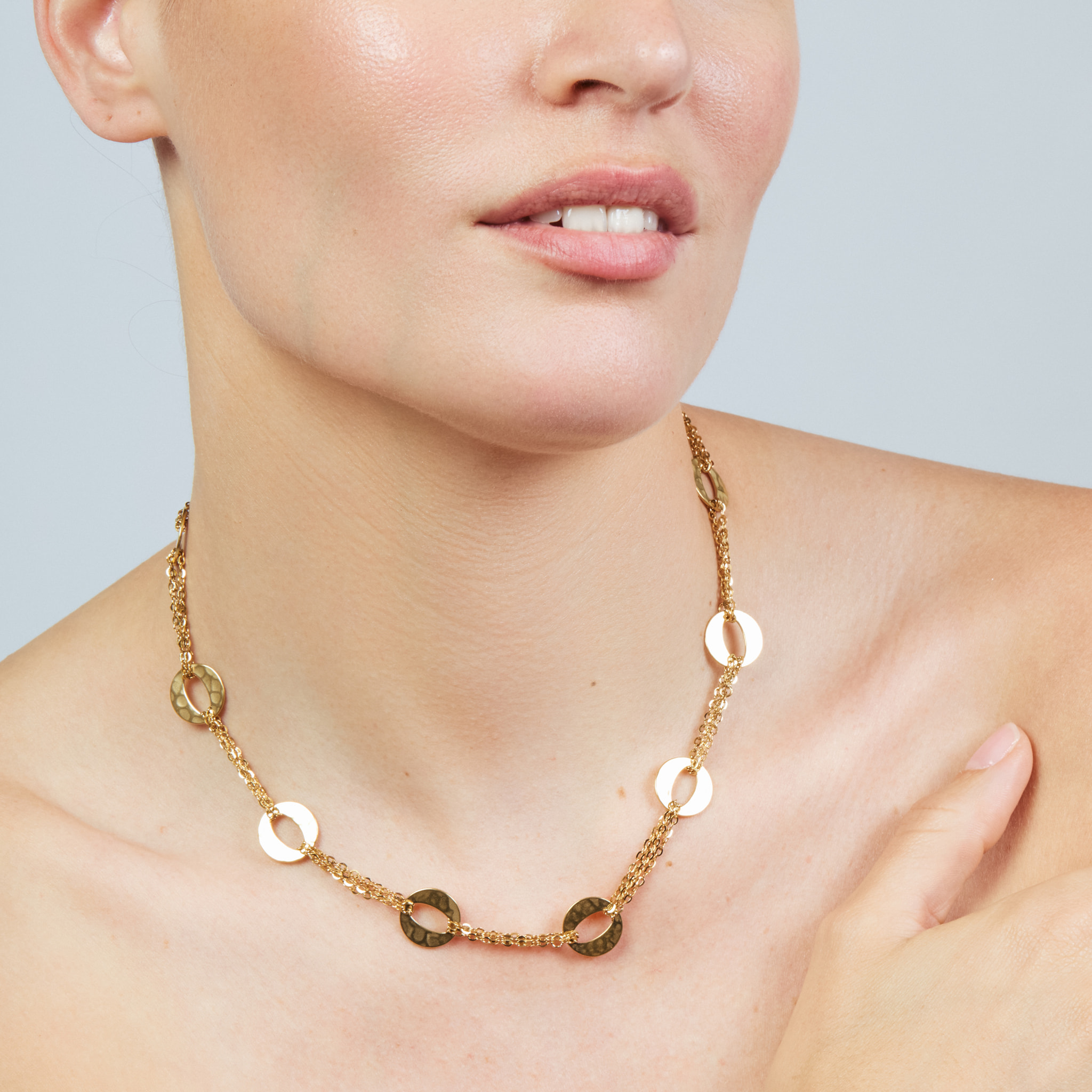 Collar acabado en oro amarillo de 18k