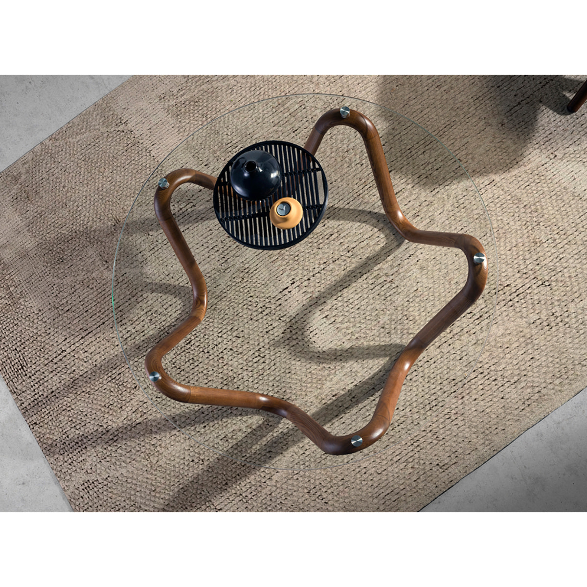 Mesa centro redonda con tapa de cristal templado y patas de madera en nogal 115x115x38cm