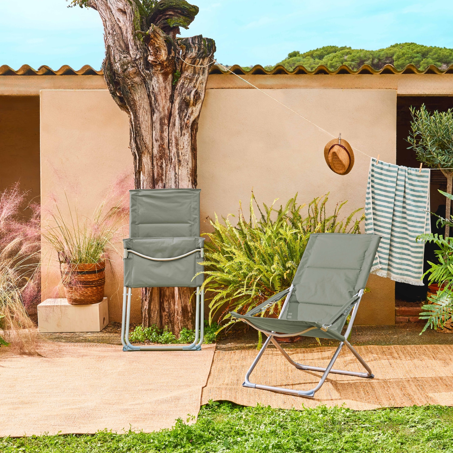 Lot de 2 chaises pliantes kaki PARMA en acier / polyester 600D. 84 x 62 x 87 cm